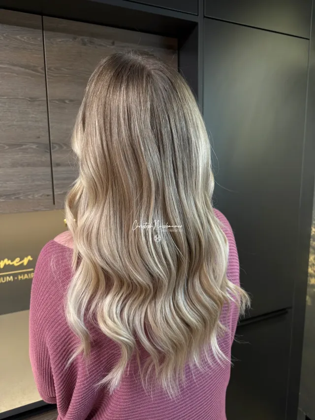 Nachher: weiches Blond per Foilyage